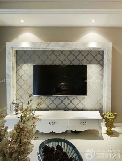 好不容易在自己的行業(yè)里面站穩(wěn)腳跟，接下來就是最重要的事，就是在整個(gè)新的起點(diǎn)里面，一個(gè)屬于自己的新家。每天除了高強(qiáng)度的工作之外，最期待的就是回家的這一刻的感覺，所以新家的裝修自己全程參與，為了給自己一個(gè)特別的新家還有就是特別的回憶，不管多累都參與在其中。新家在我的精心打造下在預(yù)期的時(shí)間里面完成了，感覺自己特有成就感，一起來看看我的新家吧。