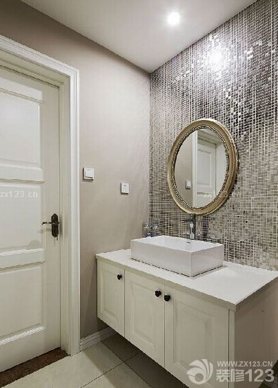 好不容易在自己的行業(yè)里面站穩(wěn)腳跟，接下來就是最重要的事，就是在整個(gè)新的起點(diǎn)里面，一個(gè)屬于自己的新家。每天除了高強(qiáng)度的工作之外，最期待的就是回家的這一刻的感覺，所以新家的裝修自己全程參與，為了給自己一個(gè)特別的新家還有就是特別的回憶，不管多累都參與在其中。新家在我的精心打造下在預(yù)期的時(shí)間里面完成了，感覺自己特有成就感，一起來看看我的新家吧。