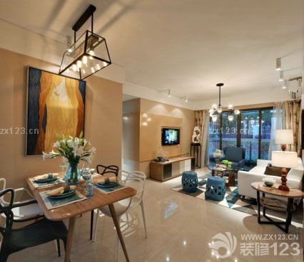 現(xiàn)代裝修風(fēng)格一直都是我們比較青睞的，所以在聯(lián)系裝修公司的時候都看了不少的現(xiàn)代裝修風(fēng)格的效果圖，加上自己之前在各種論壇里面看到的一些優(yōu)秀的裝修實景圖，所以這次的裝修定格在了現(xiàn)代風(fēng)格為主體，簡約風(fēng)格融入其中的一種特別的風(fēng)格，開始裝的時候是很迷茫的，整個裝修完才知道裝修是一件很辛苦的事情，但是在我們的努力下新家呈現(xiàn)出來的狀態(tài)是很不錯的，竣工的時候看到新家的樣子，感覺很不可思議也很欣慰，自己能夠見證新家從毛坯房到竣工是一件多么幸福的事情。