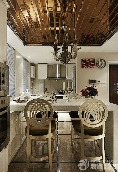 一直比較喜歡古典的風(fēng)格，這也就是我選擇設(shè)計(jì)的一個(gè)因素，一直想設(shè)計(jì)出一套屬于自己的歐式風(fēng)格的家，這個(gè)夢想在今天得以實(shí)現(xiàn)了，這樣的結(jié)果就是在很多時(shí)候我們不得不親自參與一些裝修的步驟，例如在很多時(shí)候我們要參與材料的選擇，還有最有意義的就是我們自己刷的油漆，家具的選擇也決定了整個(gè)裝修出來最后的效果是很不錯(cuò)的。