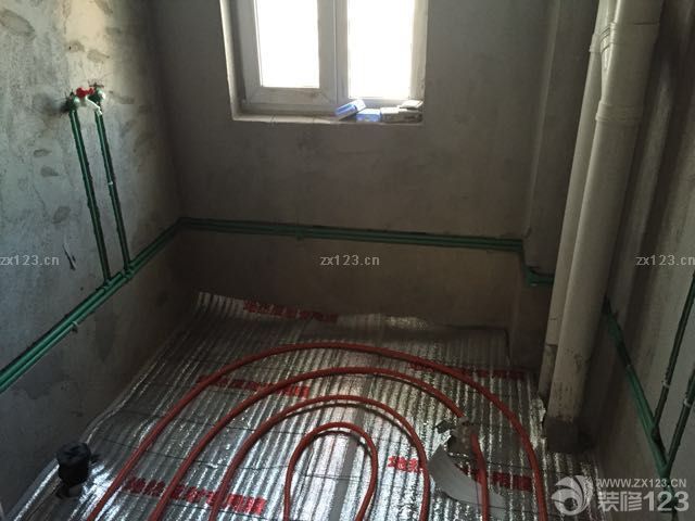 裝修進(jìn)入到水電部分了，感覺比之前的狀態(tài)要好一些，雖然聽說接下來會更加的累一點，不過在很多時候我們還是能夠應(yīng)付的，為了美麗的新家。