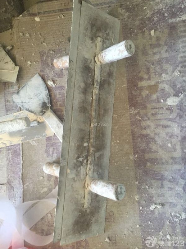 因為考慮到我們家里人健康的問題，所以在油漆方面我們很多時候是選擇的健康，環(huán)保的品牌，所以在選擇的時候花的時間會比較多一點，價格雖然是高一點，但是都是還好，可以接受的。畢竟為了自己的健康。