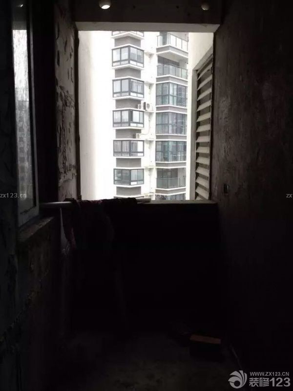 新年第一天就開工，為的就是圖個吉利，開工的時候每個師傅發(fā)了一個紅包，為的就是喜慶，都是為了將新家裝扮得更好一點，先來看看前期的圖片吧。