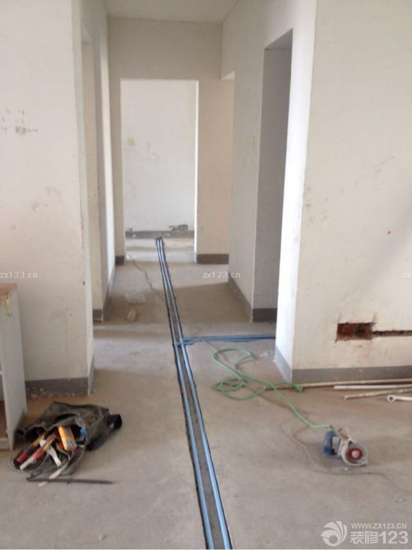 開始裝修我的新家了，對于裝修菜鳥的我來說很多事情都是迷茫的，但是因為之前在很多裝修論壇里面學(xué)到了一些知識，所以這樣也能給我解決一些問題。先來看看水電方面吧。