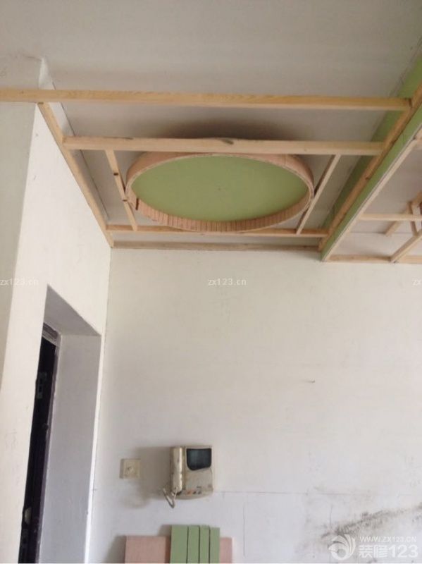 進入到木工階段，就是意味著裝修已經(jīng)過了三分之二了，越來越期待新家的樣子了，看到新家初具雛形的樣子，心里很是喜悅啊。