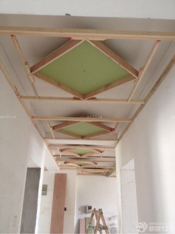 進入到木工階段，就是意味著裝修已經(jīng)過了三分之二了，越來越期待新家的樣子了，看到新家初具雛形的樣子，心里很是喜悅啊。