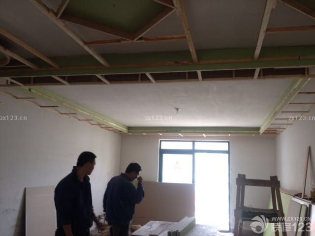 進入到木工階段，就是意味著裝修已經(jīng)過了三分之二了，越來越期待新家的樣子了，看到新家初具雛形的樣子，心里很是喜悅啊。