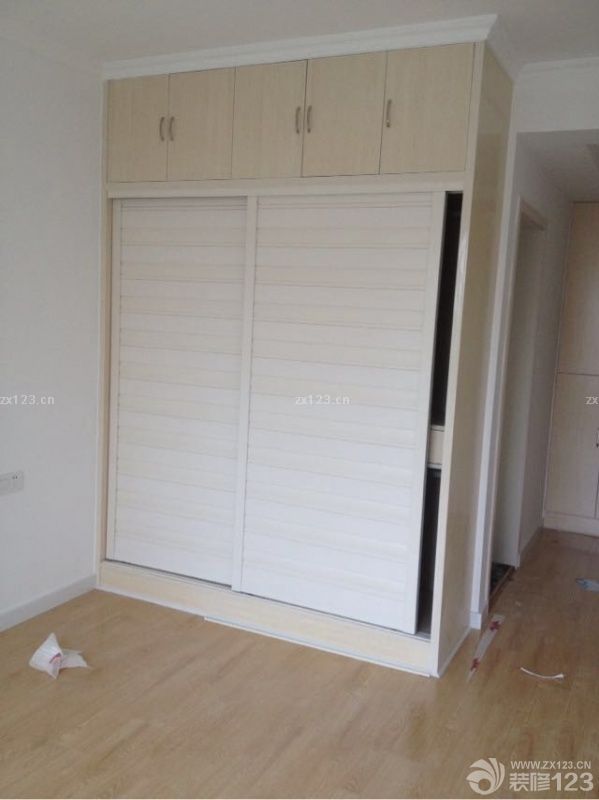 終于等到裝修竣工了，還沒來得急反應(yīng)就竣工了，感覺時間很快就流失了，歷時幾個月的裝修就這樣結(jié)束了，更多的是我們在裝修過程中所學(xué)到的，所經(jīng)歷的寶貴經(jīng)驗和知識，能讓我在以后居家的日子里能夠有所收獲。