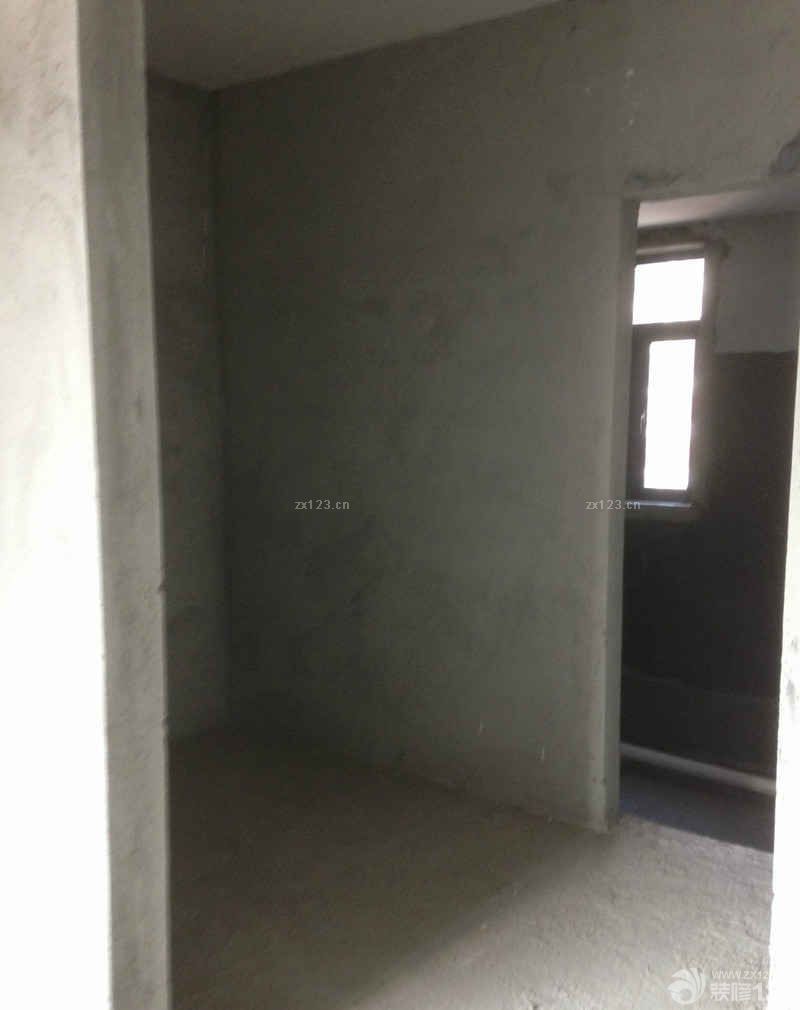 新家開始裝修了，雖然現(xiàn)在是毛坯房的樣子，但是我很期待未來的時候它呈現(xiàn)出的溫馨小家的樣子。在我們的努力下，一定會是很溫馨的。