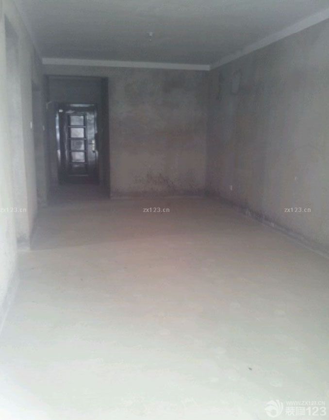 剛拿到鑰匙就迫不及待的去了我們的小區(qū)和新家看房子，為的是能更好的裝修出我們喜歡的風(fēng)格和樣式，先來看看前期的照片吧。