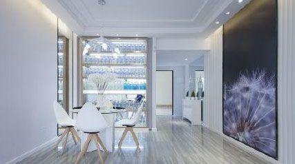 從小就喜歡蒲公英，想成為蒲公英那樣自由自在的去任何地方，長(zhǎng)大了之后發(fā)現(xiàn)其實(shí)自由才是最寶貴的，所以在新家裝飾的時(shí)候更多的時(shí)候是將主體設(shè)定為蒲公英，這樣也是是圓了小時(shí)候的一個(gè)夢(mèng)想吧。造價(jià)是15萬(wàn)，耗時(shí)五個(gè)月完成的新家就這樣呈現(xiàn)在我眼前了。