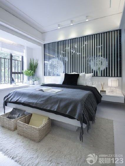 從小就喜歡蒲公英，想成為蒲公英那樣自由自在的去任何地方，長(zhǎng)大了之后發(fā)現(xiàn)其實(shí)自由才是最寶貴的，所以在新家裝飾的時(shí)候更多的時(shí)候是將主體設(shè)定為蒲公英，這樣也是是圓了小時(shí)候的一個(gè)夢(mèng)想吧。造價(jià)是15萬(wàn)，耗時(shí)五個(gè)月完成的新家就這樣呈現(xiàn)在我眼前了。