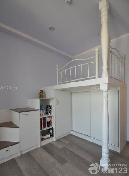 簡約風(fēng)格的特點(diǎn)加上現(xiàn)代風(fēng)格的時(shí)尚，這就是新家我們在最初的設(shè)計(jì)理念，二者完美融合在一起之后的效果是肯定的。這次裝修的時(shí)候我們?nèi)潭荚诂F(xiàn)場監(jiān)督著，特別是油漆方面，健康方面的考慮，我們在很多時(shí)候都會選擇好的油漆，還有就是參與油漆的粉刷，讓新家顯得更加的有意義。