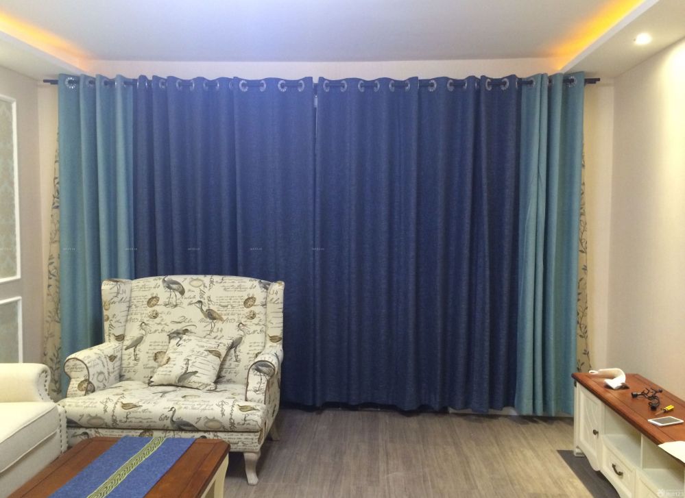 時(shí)尚新家除了舒適度之外，美觀也是很重要的，這次新家的裝飾是在舒適的基礎(chǔ)上添加了美感的追求，歐式風(fēng)格與其他風(fēng)格的混搭讓新家顯得格外的溫馨與浪漫，在五個(gè)月的時(shí)間打造下，新家如期展現(xiàn)在我們面前，一起來(lái)看看吧。