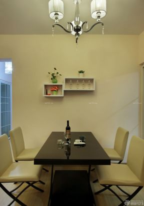 家装现代简约风格 方餐桌