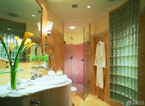 酒店卫生间玻璃砖墙面装修效果图欣赏