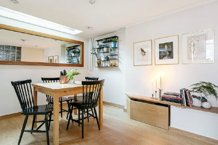 最開始買房的時候并沒有想買復(fù)式，只是覺得自己沒有接觸過這一類的戶型，不知道怎么裝修，后來看到很多復(fù)式樓的空間比較大，所以才決定買復(fù)式樓，裝修的時候也是一波三折，最先約定的裝修師傅臨時有事來不到，我們也只能選擇找裝修公司來合作，這樣能減輕我們裝修的負(fù)擔(dān)，畢竟我們平時還要上班。好在裝修公司沒有讓我們失望，如期將新房裝修完成了。