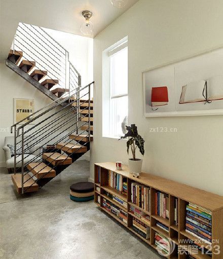 在整個新家裝飾的時候，我們更多的是將整個裝修的中心化在了對家具的選擇方面，當然在某些細節(jié)上，例如新家油漆的選擇上我們也是很看重的，畢竟關(guān)系著我們的健康，所以在油漆選擇的時候我們特地找了朋友來介紹好的油漆給我們。新家裝修完之后效果是很不錯的，當然這也是設(shè)計師和我們共同努力的結(jié)果。