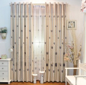 日韩窗帘 小户型卧室飘窗设计