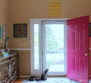 美式现代风格粉色门装修效果图