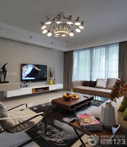 說真的，回想整個裝修的歷程還是很辛苦的，但是整個裝修的結(jié)果卻是很幸福的，經(jīng)歷了更多，才會更加懂得珍惜，經(jīng)歷了裝修的辛苦，也就更加的熱愛了自己的家。裝修歷時4個月，我們的裝修費用是十萬塊。只有在水電部分我們返工了一點，因為管子出現(xiàn)了部分漏水，我們重新?lián)Q了一批，其他工序都是正常的施工并完成的。