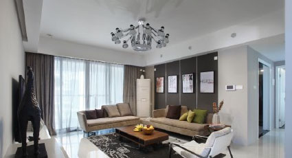 說真的，回想整個裝修的歷程還是很辛苦的，但是整個裝修的結(jié)果卻是很幸福的，經(jīng)歷了更多，才會更加懂得珍惜，經(jīng)歷了裝修的辛苦，也就更加的熱愛了自己的家。裝修歷時4個月，我們的裝修費用是十萬塊。只有在水電部分我們返工了一點，因為管子出現(xiàn)了部分漏水，我們重新?lián)Q了一批，其他工序都是正常的施工并完成的。