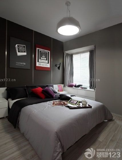 說真的，回想整個裝修的歷程還是很辛苦的，但是整個裝修的結(jié)果卻是很幸福的，經(jīng)歷了更多，才會更加懂得珍惜，經(jīng)歷了裝修的辛苦，也就更加的熱愛了自己的家。裝修歷時4個月，我們的裝修費用是十萬塊。只有在水電部分我們返工了一點，因為管子出現(xiàn)了部分漏水，我們重新?lián)Q了一批，其他工序都是正常的施工并完成的。