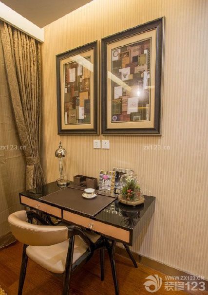 這次的裝修真的是超級累，水電部分還好，我們能夠接受，不是大問題，只是部分水管感覺很脆弱，只是在油漆方面我們很無奈，裝修師傅給我們推薦的那款油漆太刺鼻了，而且我們看沒有類似與合格證或者免檢產(chǎn)品的標(biāo)志，所以我們強(qiáng)制換了一批新的，耽誤了我們幾天，不然這樣劣質(zhì)的裝修油漆會影響我們的健康的。希望最近準(zhǔn)備裝修的朋友們要注意，特別是油漆方面一定要用合格的材料，這樣對自己的健康負(fù)責(zé)任。