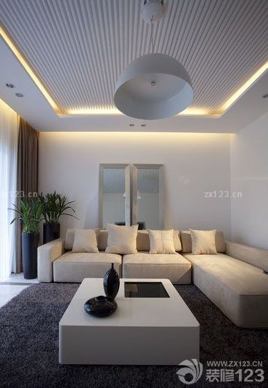 作為一個設(shè)計師，最自豪的不是設(shè)計了多少好看的房子，而是能夠設(shè)計自己的家，這次的房子是我努力幾年存錢買下來的，買房的路程是辛苦的，但是裝修卻是幸福的，從設(shè)計開始到最后的竣工，我都全部參與在里面，特地為此還停工了半年，最后裝修出來的效果是很滿意的，也值得我付出這么多。