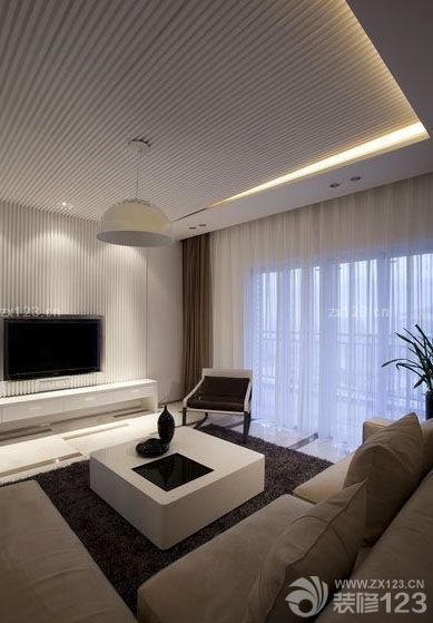 作為一個設(shè)計師，最自豪的不是設(shè)計了多少好看的房子，而是能夠設(shè)計自己的家，這次的房子是我努力幾年存錢買下來的，買房的路程是辛苦的，但是裝修卻是幸福的，從設(shè)計開始到最后的竣工，我都全部參與在里面，特地為此還停工了半年，最后裝修出來的效果是很滿意的，也值得我付出這么多。