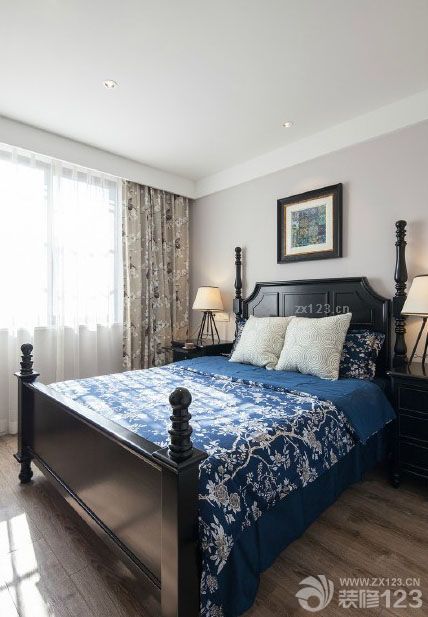 一直都對(duì)新家充滿了期待，直到開始裝修的這一刻，自己也難掩激動(dòng)的心情，在拿到鑰匙之前自己已經(jīng)托設(shè)計(jì)師朋友設(shè)計(jì)好了方案，現(xiàn)在就可以直接開工，水電安裝也是我們最擔(dān)心的部分，畢竟以后返工會(huì)很麻煩，所以我們特地叮囑師傅要慢一點(diǎn)。后續(xù)的油漆也是，為了健康，我們選擇的時(shí)候是好的牌子都看過(guò)了，糾結(jié)了半天才選好的?？傊录以谖覀兊呐ο拢樌旯ち?。