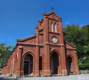 红砖墙面教堂外观图片