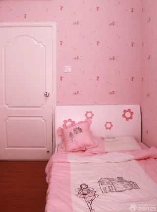 温馨浪漫小户型卧室粉色门装修效果图欣赏