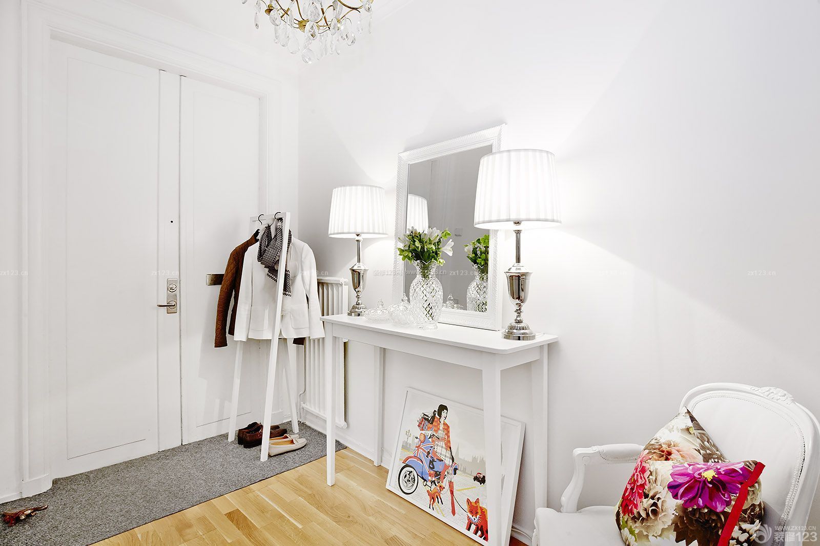 進門玄關臺燈擺放圖片