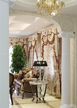 欧式古典家具客厅罗马柱装修效果图