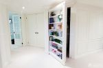 创意现代白色橱柜家装隐形门设计效果图欣赏