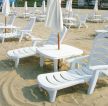 度假区沙滩休闲椅摆放效果图片