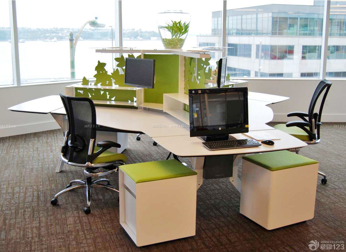 小型办公室办公桌椅设计样板