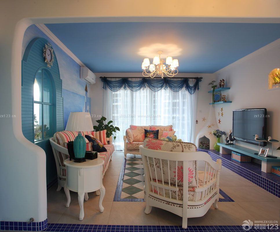 地中海风格三室一厅客厅窗帘设计效果图