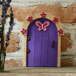 温馨美式小别墅紫色门装修效果图