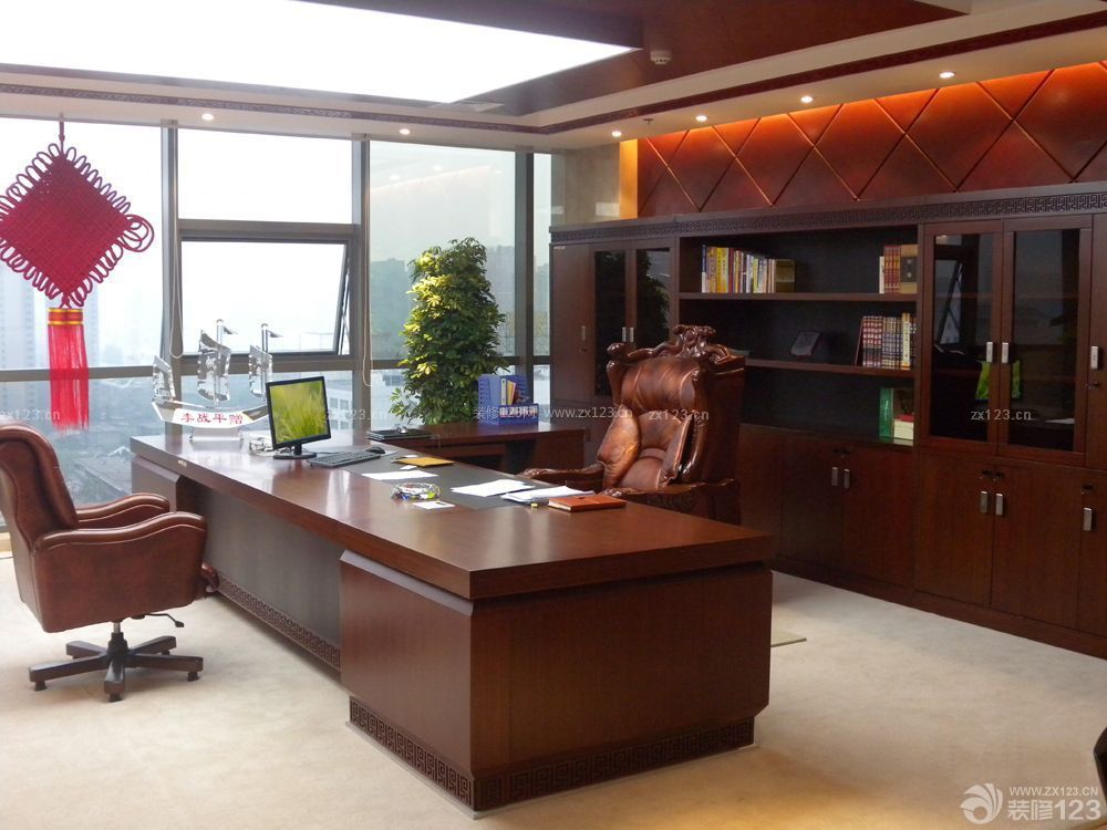 中式风格办公室老板椅设计图片