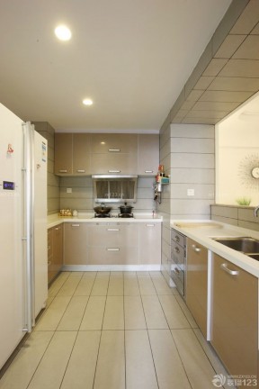 65平米两室一厅半场开式厨房装修实景图