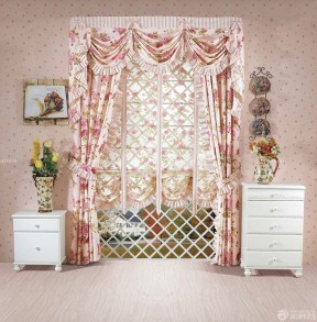 家装粉色窗帘搭配图片