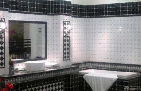 家庭卫生间黑白瓷砖搭配设计图欣赏 