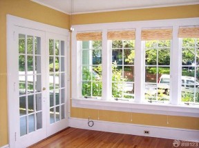 室内简欧风格木制窗户装修图