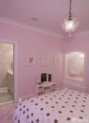 欧式儿童房 粉色墙面