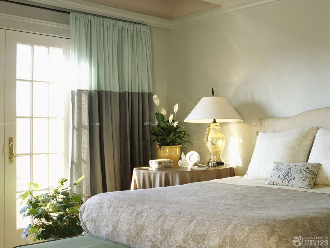 温馨卧室现代简约风格窗帘设计样板参考