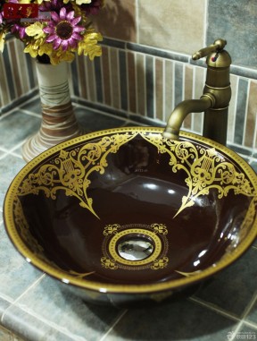 美式新古典风格洗手盆大理石台面效果图
