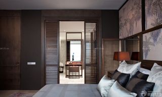 现代美式卧室咖啡色门框装修实景图