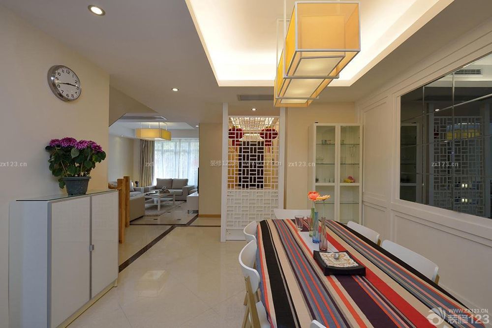 现代110平方米新中式客厅房屋装修实景图欣赏
